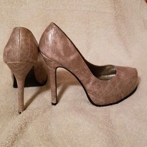 Shoedazzle Stiletto shoe